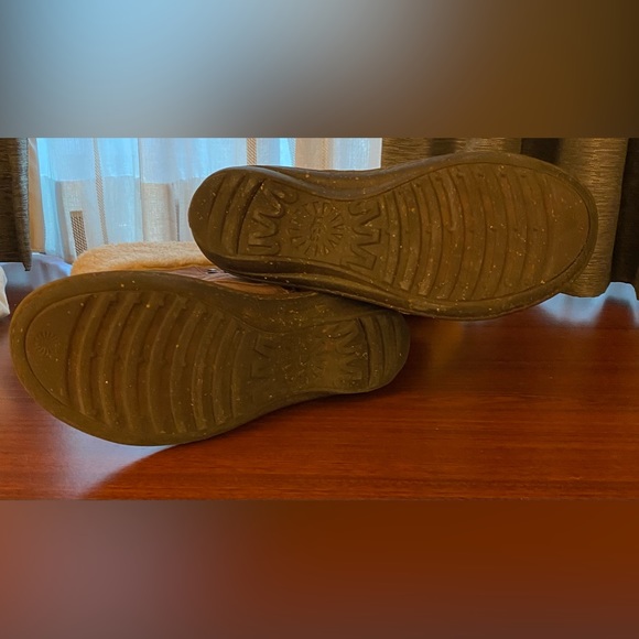 Ugg ESPRESSO Suede/ Sheepskin  Karyn Sherpa Braided Back, 6.5 - Picture 5 of 6